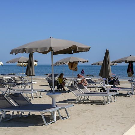 Hotel Commodore Cervia Ngoại thất bức ảnh