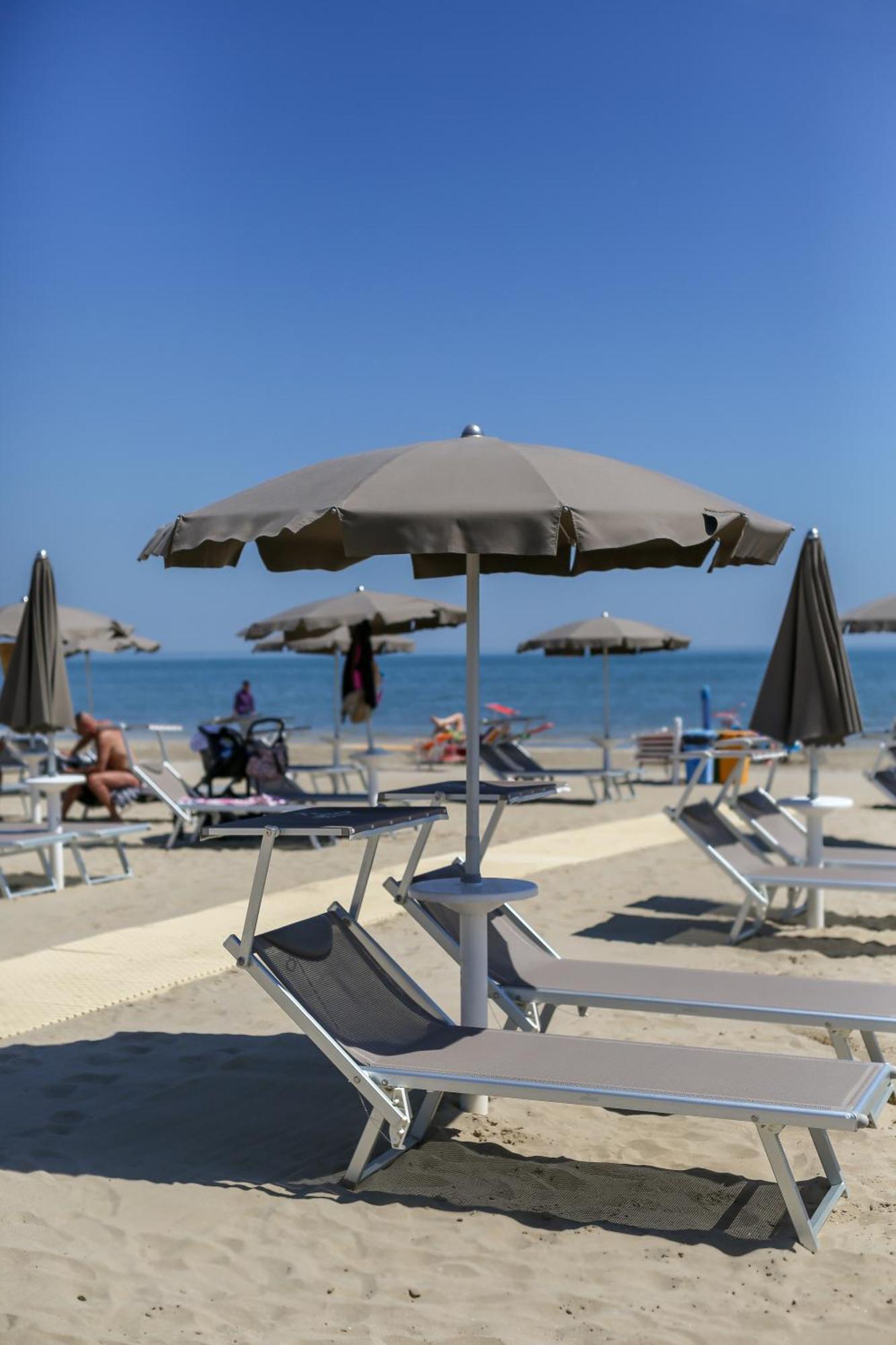 Hotel Commodore Cervia Ngoại thất bức ảnh
